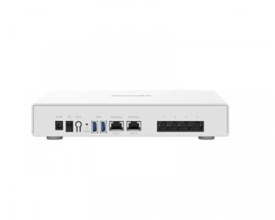 QNAP Wi-Fi 6 SD-WAN router QHora-301W (4x GbE 2x 10GbE 2x USB 3.2 8 interních antén)