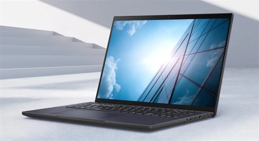 ASUS ExpertBook B3 i5-1335U 16GB DDR 512GB SSD Intel UHD 16"WUXGA,matný W11P EDU černý