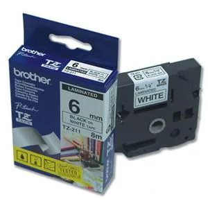 Brother TZe-211 - Standardní lepidlo - černá na bílé - Role (0,6 cm x 8 m) 1 kazeta/y lamino páska - pro Brother PT-D210, D600, H110; P-Touch PT-1005, D200, D450, E550, H105, H110, P300, P900