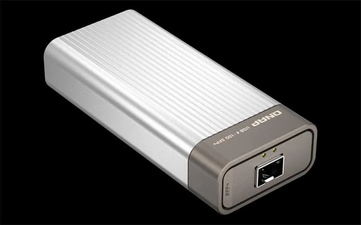 QNAP QNA-UC10G1SF- adaptér USB-C 4 (podpora Thunderbolt 3 a 4) na 10GbE SFP+ (pasivní chlazení)