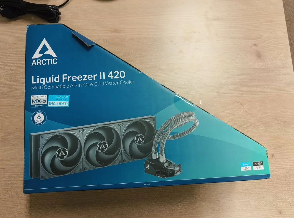 OPRAVENÉ - ARCTIC Liquid Freezer II 420 vodní chladič CPU 420mm radiátor 3x 140mm P14 PWM ventilátory
