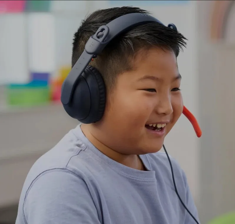 Logitech Zone Learn Over-Ear Wired Headset for Learners, 3.5mm AUX - Sluchátka s mikrofonem - plná velikost - kabelové - 3.5 mm jack